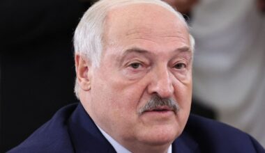 Lukašenka andis armu 22 inimesele, kellest 20 on poliitvangid