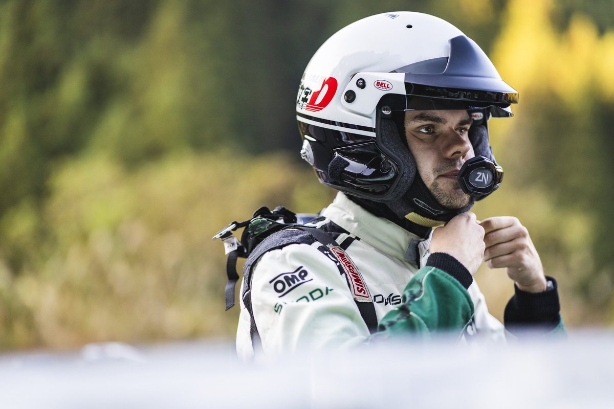 Lancia rallitiimi sõitjateks nimetati Rossel ja Grjazin