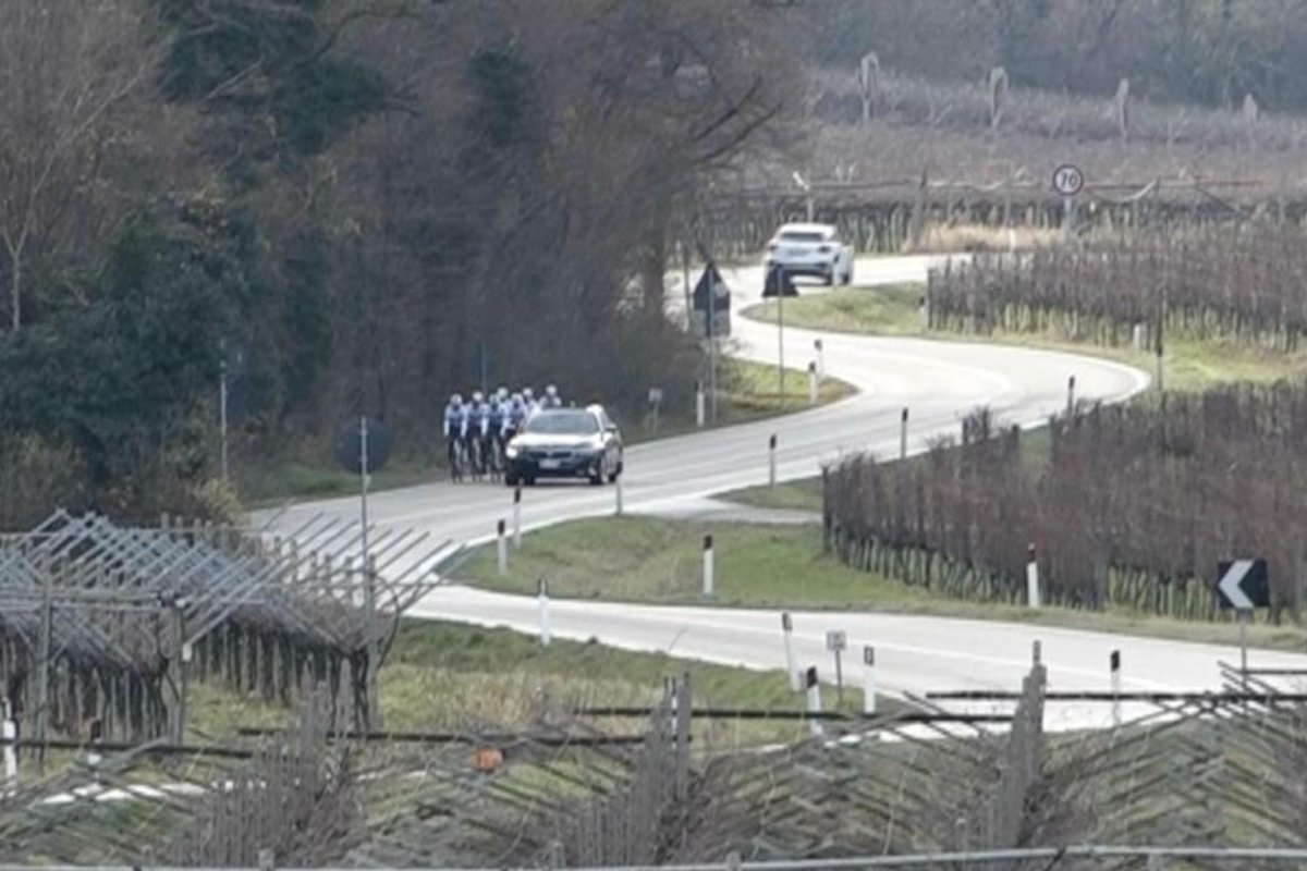 VIDEO | Itaalia rattatiimi tulistati treeningu ajal