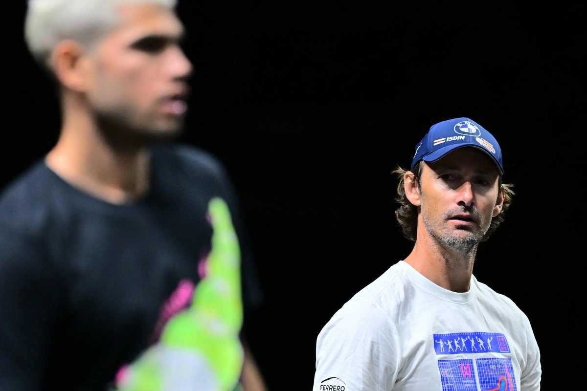 Maailma esireket Alcaraz lõpetas ootamatult treeneriga koostöö