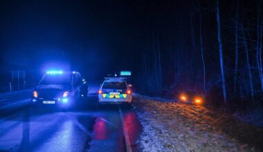 FOTOD | Joobes juht sõitis Viljandimaal autoga teelt välja