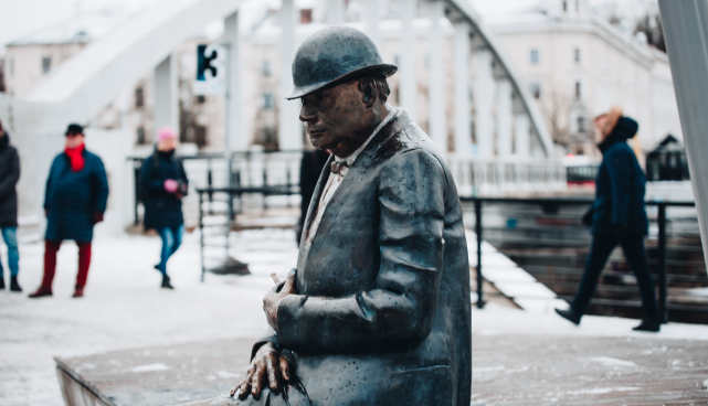 Koidula ja Jannseni mälestusväljak