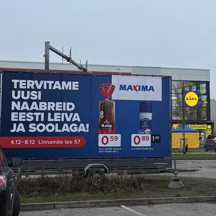 Maxima reklaam Lidli kõrval