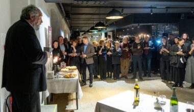 FOTOLUGU | Esietendus pingete keskel sündinud „Näitemäng“. Lembit Peterson: loodan, et Theatrum ei vaikiks, vaid jääb ikka vaikseks teatriks