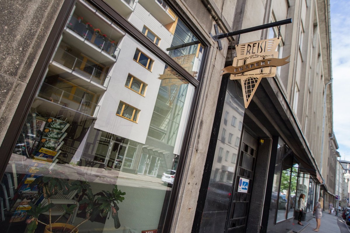 Siseministeerium lõpetas oluliste rikkumiste tõttu lepingu reisikorraldajaga, kes uurib nüüd, miks ülesütlemine avalikuks sai