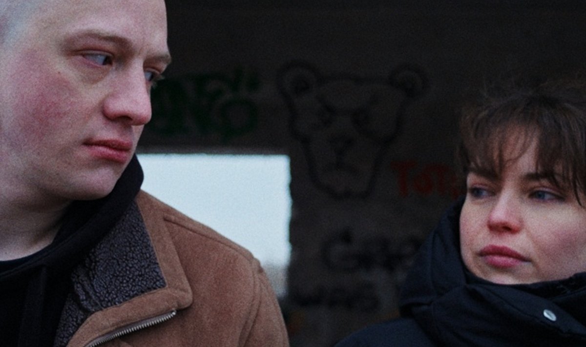 NÜÜD KINODES: Vanglast vabanenud Eugen (Jarmo Reha) ja tema lapsepõlvesõber Stina (Ester Kuntu) Eeva Mägi uues filmis „Mo Papa“.