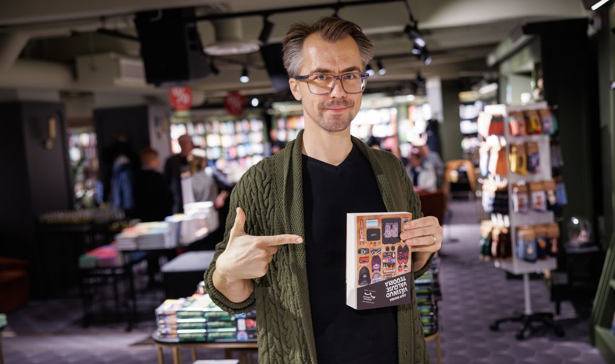 HAARAV: Kaur Riismaa „Väsinud valguse teooria“ ei ole suur Eesti romaan, aga ta on hea meelelahutus ja targa inimese kirjutatuna mõnus lugeda.