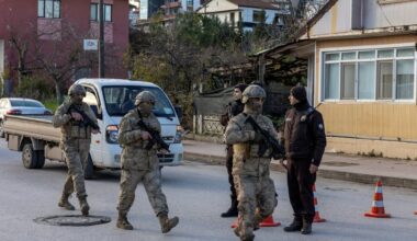 Türgi pidas pärast Islamiriigiga toimunud kokkupõrkeid kinni üle 300 kahtlusaluse