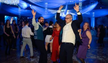 SUURED GALERIID | Tallinna ettevõtete jõulupidu tõi kokku staarid ja täismaja