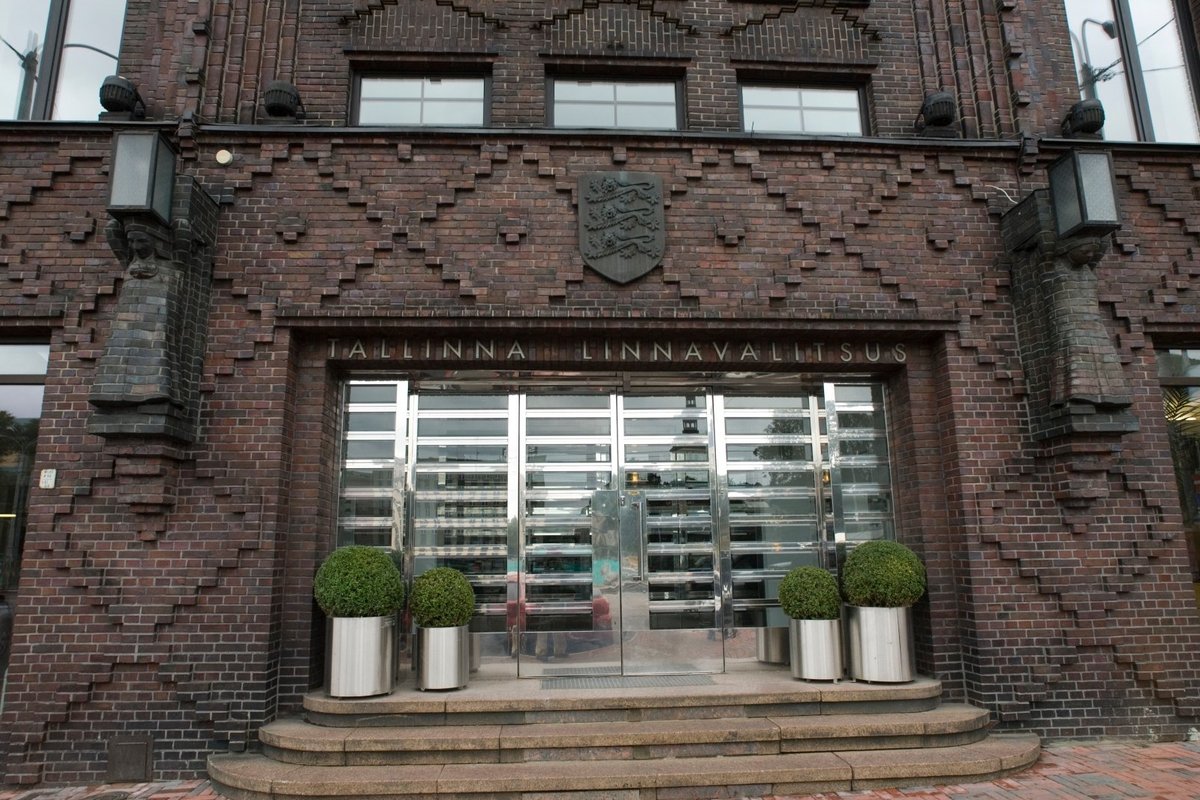 Riigiasutused ja Tallinna allasutused tellivad koolitusi maksuvõlgades firmalt