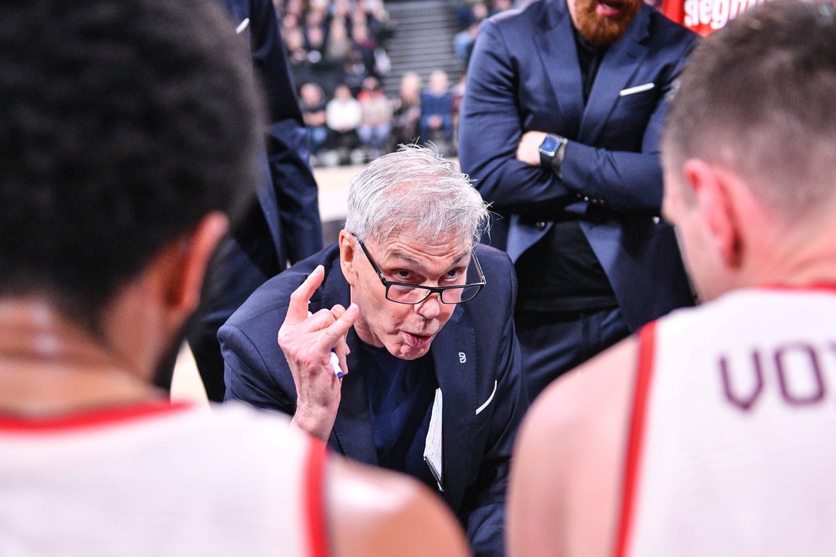 Müncheni Bayerni korvpallitiim lõpetas maailmameistrist peatreeneriga koostöö