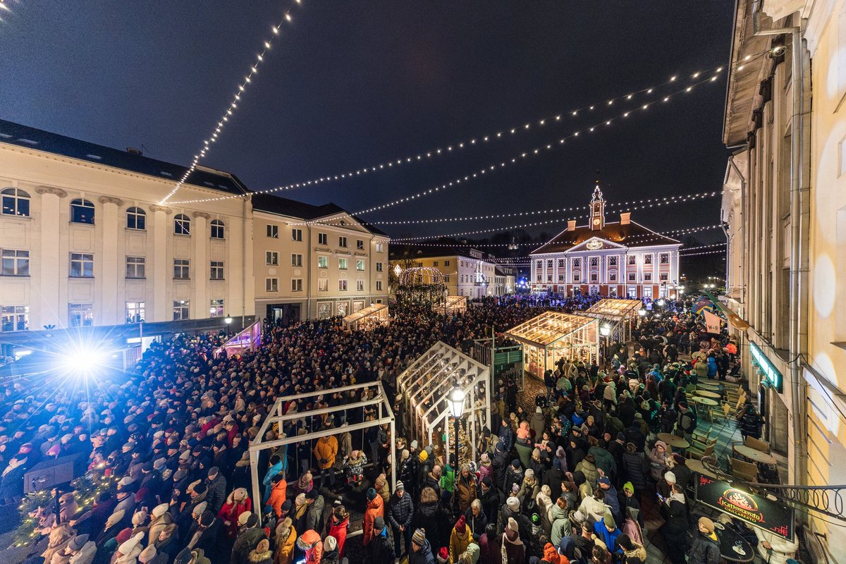 Kui palju kulutasid linnad jõuludele? Pealinna eelarve on mullusest poole väiksem, Narva oma null eurot