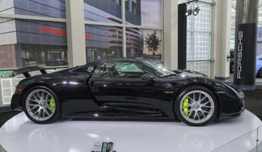 Venemaal muutusid Porsche autod rikke tõttu liikumatuks. „Viga võis olla tekitatud tahtlikult“