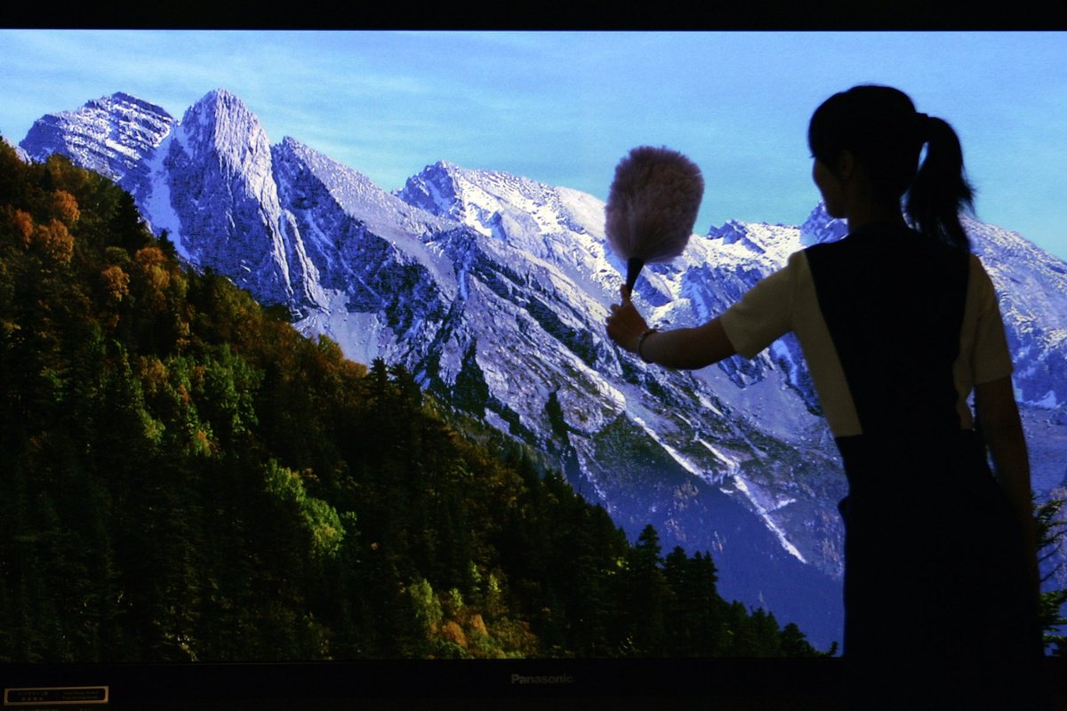 EKSPERT SELGITAB | Kuidas oma televiisori ekraani puhasta nii, et see nässu ei läheks?