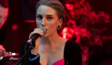 KLÕPS | Rõõmusõnum! Lauljanna Laura-Ly ootab teist last