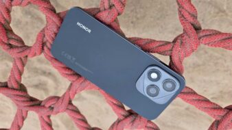 Honor 400 Lite pakub nii häid kui halbu üllatusi. (c) Foto: Geenius Meedia.