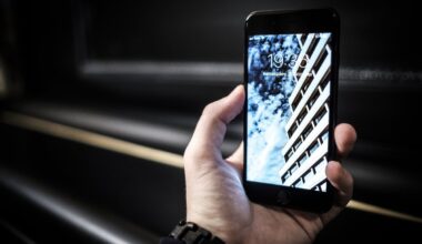 Noormees tahtis müüa nutitelefoni, kuid ostja lasi talle näkku pipragaasi ja varastas seadme