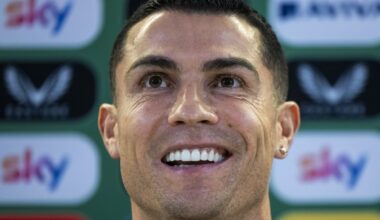 FOTO | Cristiano Ronaldo näitas fännidele, et on endiselt supervormis