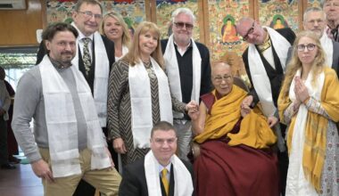 Õhtuleht: riigikogu liikmed jõid end dalai-laamaga kohtumise eel piinlikku olukorda