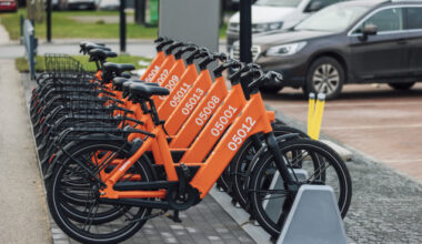 Oranžid linnarattad