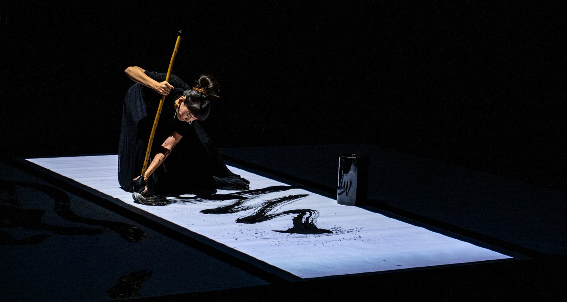 Tuhat pilti, üks vaikus - Sirp