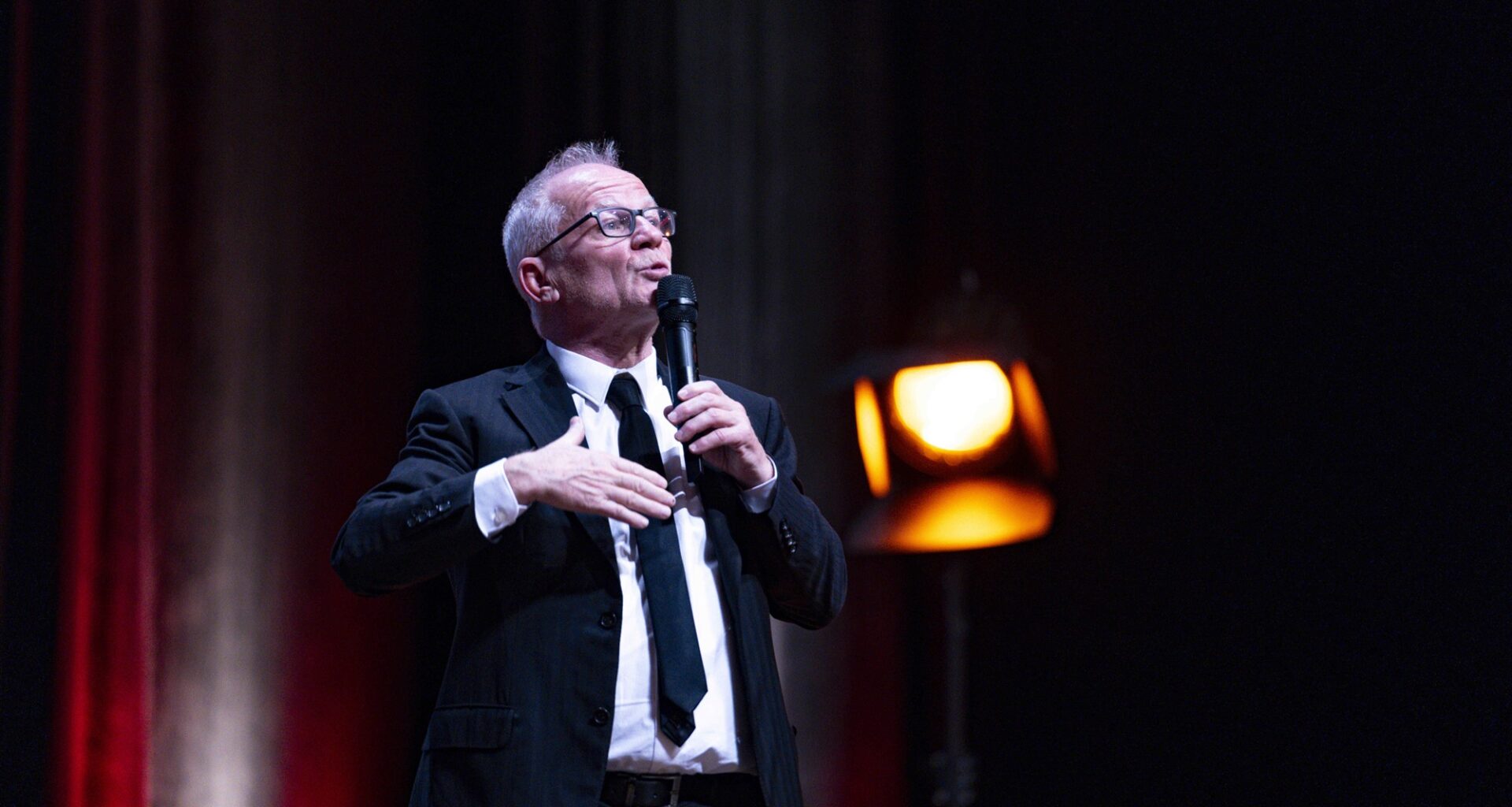 Valguse murdumine - Sirp