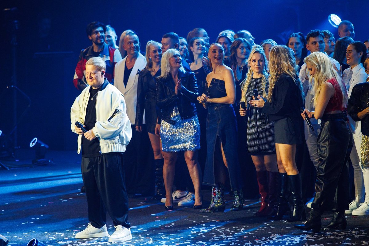 REPORTAAŽ | Sven Lõhmus näitas mitmekülgse muusikutearmeega, kui suur tema panus Eesti hittidesse tegelikult on