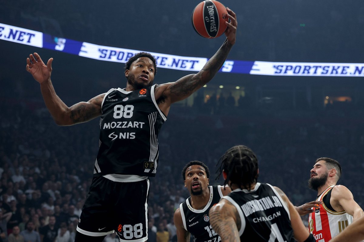 VIDEO | Kriisis Belgradi Partizani mängija läks fännidega sõnelema