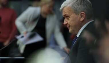 FOTOD | Tallinna volikogu kinnitas linnapeaks Peeter Raudsepa