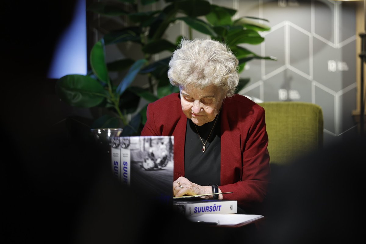 FOTOD | Esimesel Kalevi suursõidul osalenud ja hiljem fänne hullutanud Eesti motolegendid kogunesid värske raamatu „Suursõit“ esitlusele