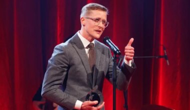 teatris jälgitakse, et inimene kurnatusest külili ei vajuks