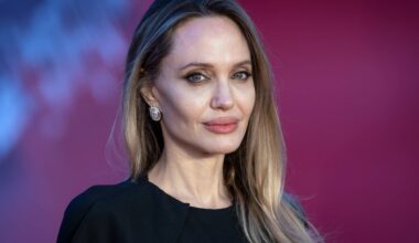 KLÕPS | Angelina Jolie näitas esimest korda oma rindade eemaldamise operatsiooni arme