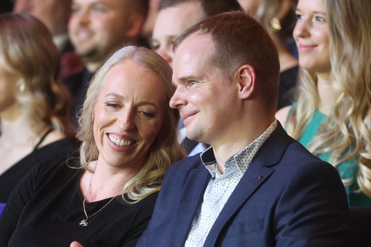 FOTOD | Lapseootel Nelli Differt väisas pidulikku galat koos abikaasaga