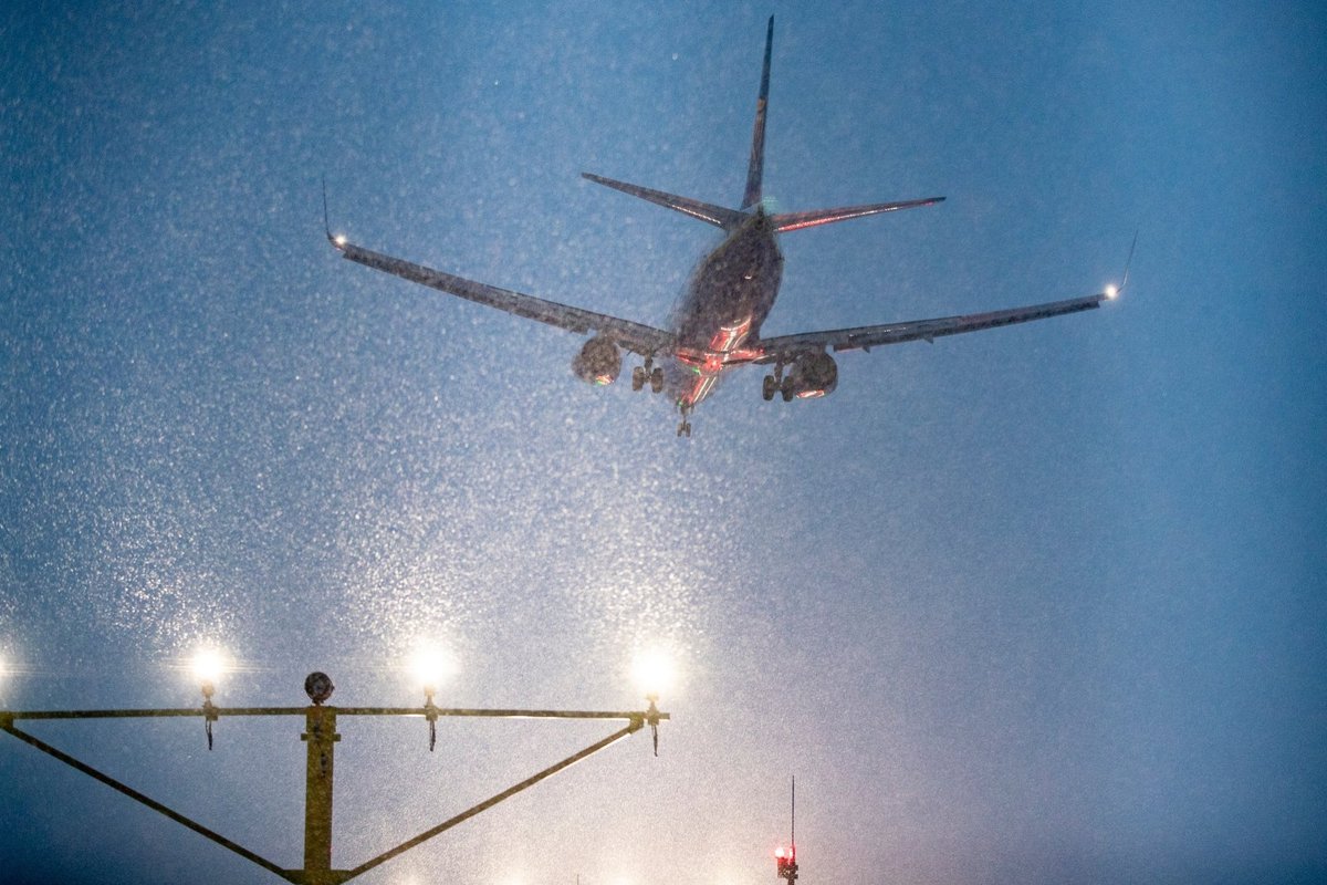 Tormine ilm lõi Tallinna lennuliikluse sassi: mitmeid lende on tulnud suunata varulennuväljale