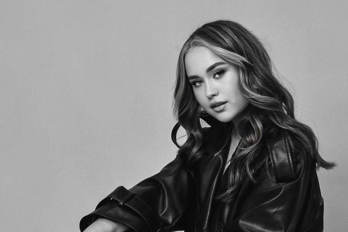 KUULA | Aasta laulukirjutaja Emily J: sellest segasest, veidi valusast ja samas kirglikust hetkest see laul lõpuks sündiski