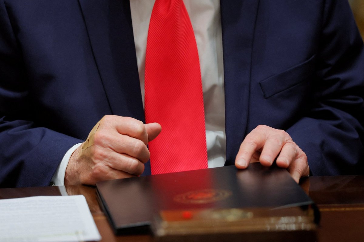 FOTOD | Silmatorkavad plaastrid! Trumpi käsi pälvis taas ohtralt tähelepanu - Kroonika