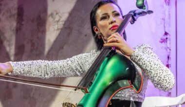 FOTOD | Silvia Ilvese sõrmes särab uhke teemantsõrmus. Kas tšellist on kihlunud?