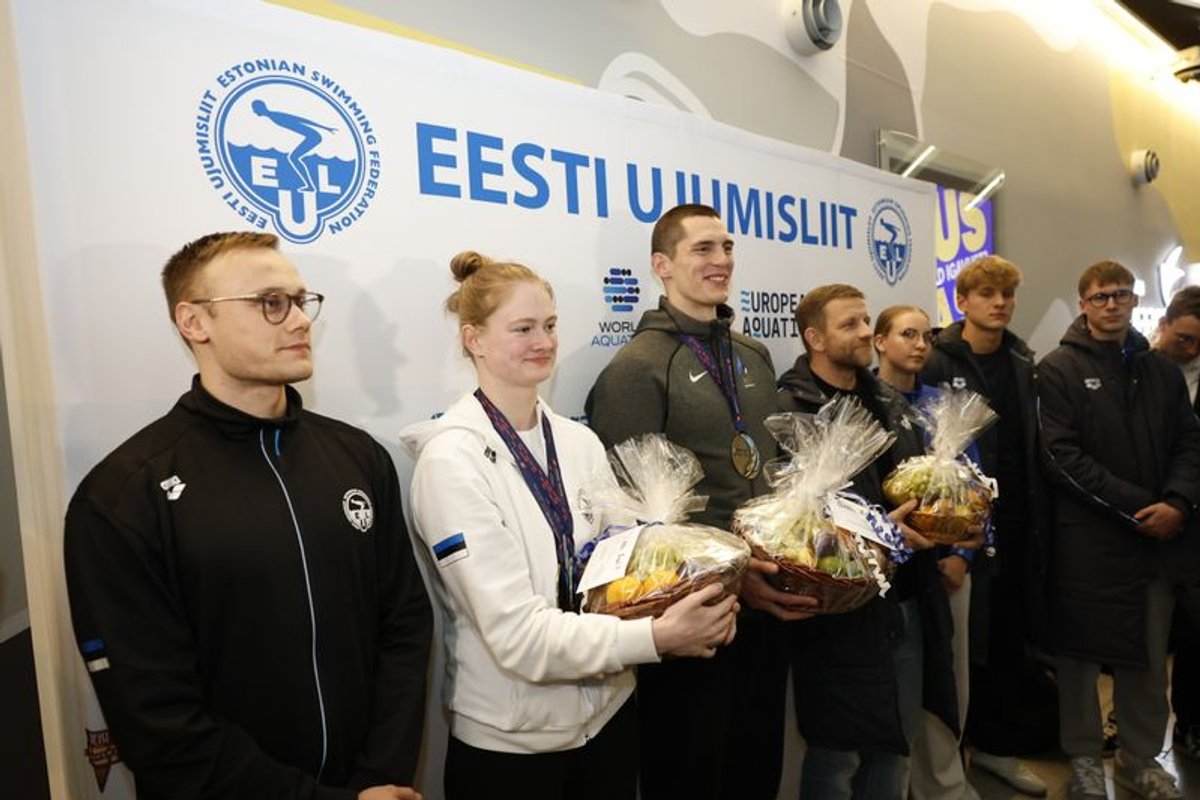 FOTOD | Euroopa meistrid Jefimova ja Tribuntsov võeti lennujaamas pidulikult vastu - Delfi Sport