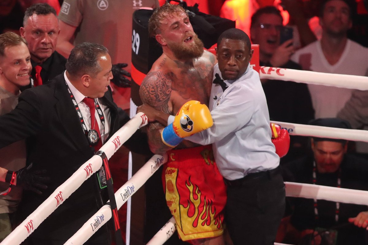FOTO | Anthony Joshualt kolki saanud Jake Paul jagas pilti murtud lõualuust. „Tooge Canelo järgmisena“