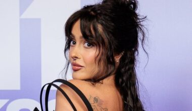 KUUMAD KLÕPSUD | Baltikumi mõjukaimaks sisuloojaks valitud kaunitar näitas galal oma tagumist „dekolteed“