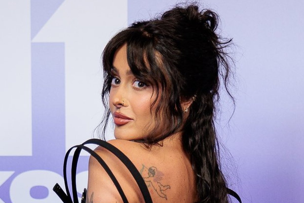 KUUMAD KLÕPSUD | Baltikumi mõjukaimaks sisuloojaks valitud kaunitar näitas galal oma tagumist „dekolteed“