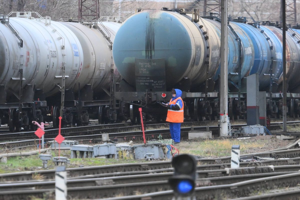 Karm langus. Vene nafta hind on aastaga poole võrra langenud