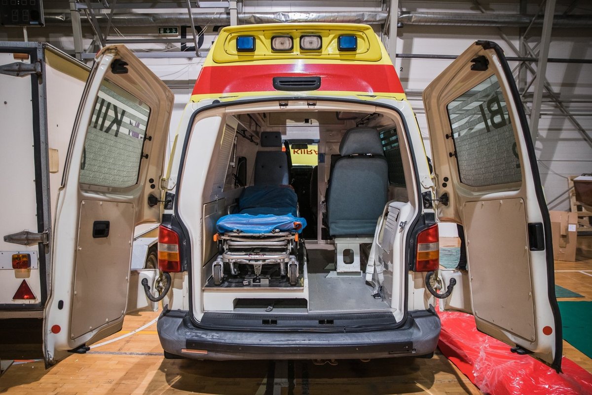 Päev liikluses: Pärnumaal kraavi sõitnud maasturis sai viga 6-aastane tüdruk