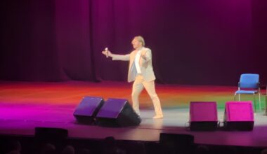 FOTOD | Kaunid daamid ja galantsed härrad. Maksim Galkin astus üles Tallinnas ja viskas nalja kohalike teemade üle