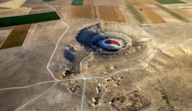 Üle kogu Türgi tekivad maapinda hiiglaslikud augud. Mõned seostavad seda Piibli ettekuulutusega