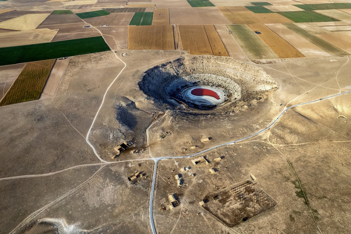 Üle kogu Türgi tekivad maapinda hiiglaslikud augud. Mõned seostavad seda Piibli ettekuulutusega