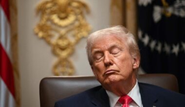 Ka president väsib. Trumpi tukkumine, kapseldumine ja salapärased tervisekontrollid tekitavad küsimusi