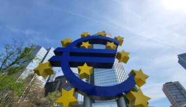 Euroopa Keskpank jättis intressimäärad samaks ja tõstis majanduskasvu prognoosi