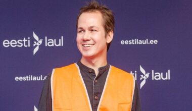 VIDEO | Uus amet? Muusik Meisterjaan vuras Tallinna tänavatel ringi kullerina