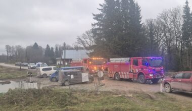 FOTOD | Raplamaal toimus ülesõidul õnnetus, rongiliiklus on häiritud